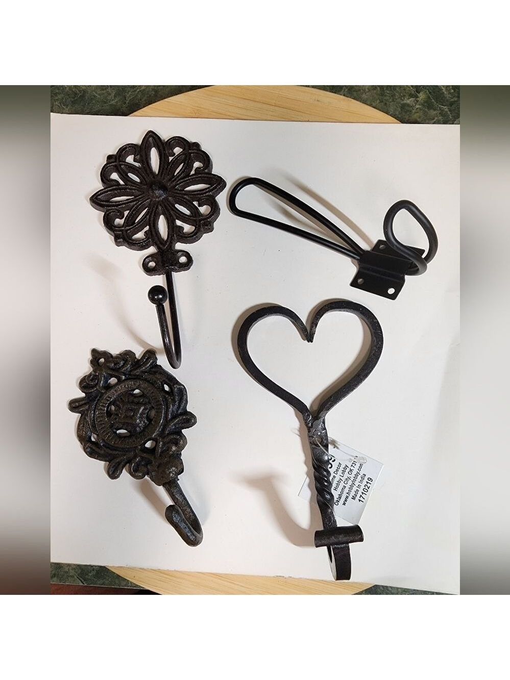 WALL HOOKS 4 in a bundle